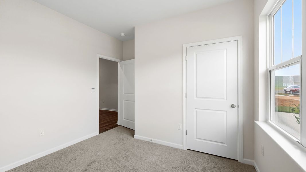 Spacious, unfurnished interior of a new home in Valleywood Farms, Waynesville (Image 17).