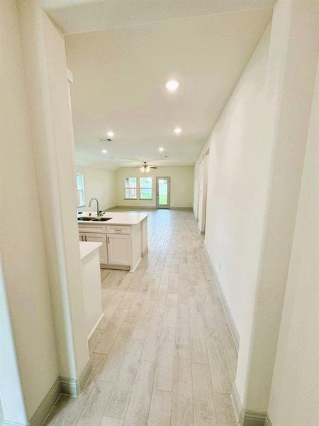 Spacious, unfurnished interior of a new home in , Anna (Image 10).