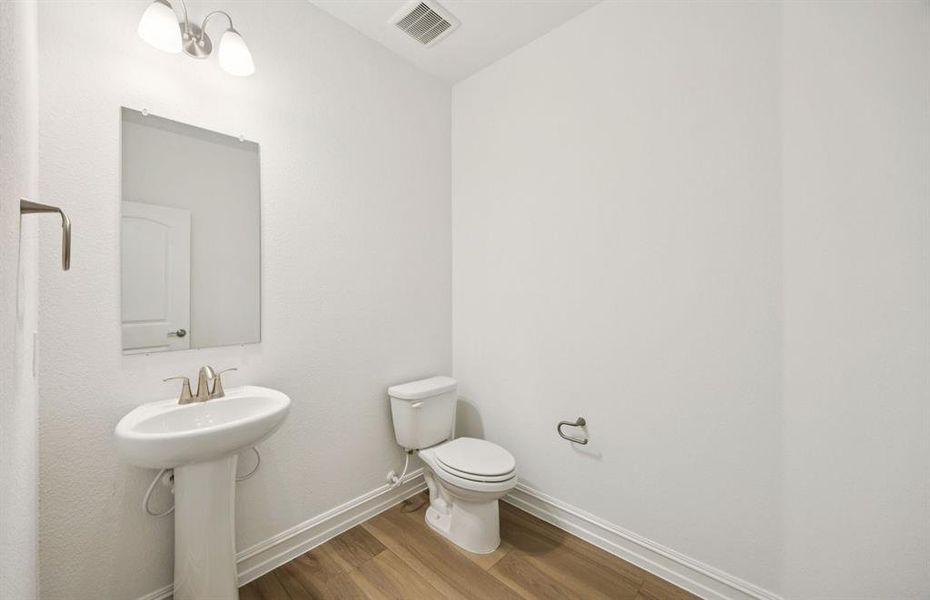 Spacious secondary bathroom