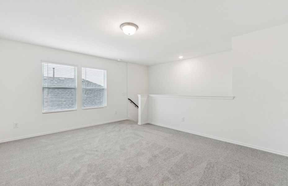 Spacious, unfurnished interior of a new home in Elizabeth Creek, Haslet (Image 8).