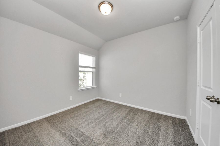 Spacious, unfurnished interior of a new home in Montgomery Ridge: Founders Collection, Conroe (Image 29).