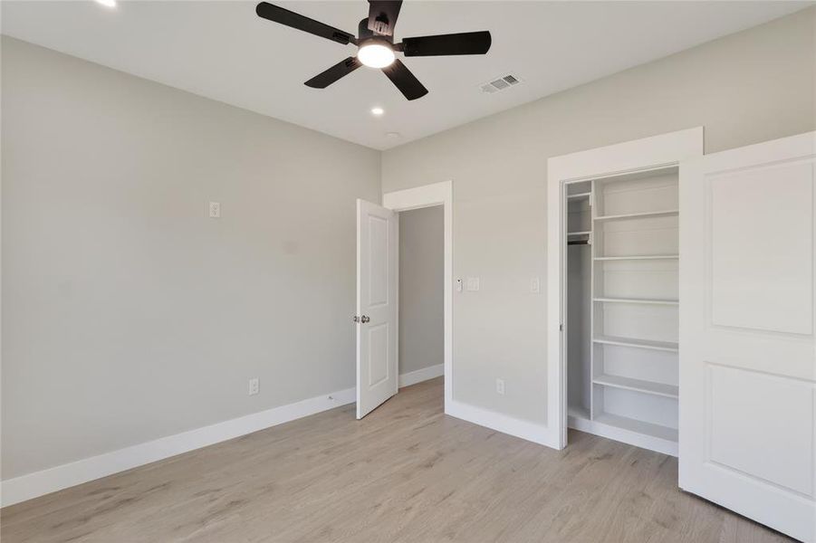 Spacious, unfurnished interior of a new home in , Gun Barrel City (Image 24). Spacious, unfurnished interior of a new home in , Gun Barrel City (Image 24).