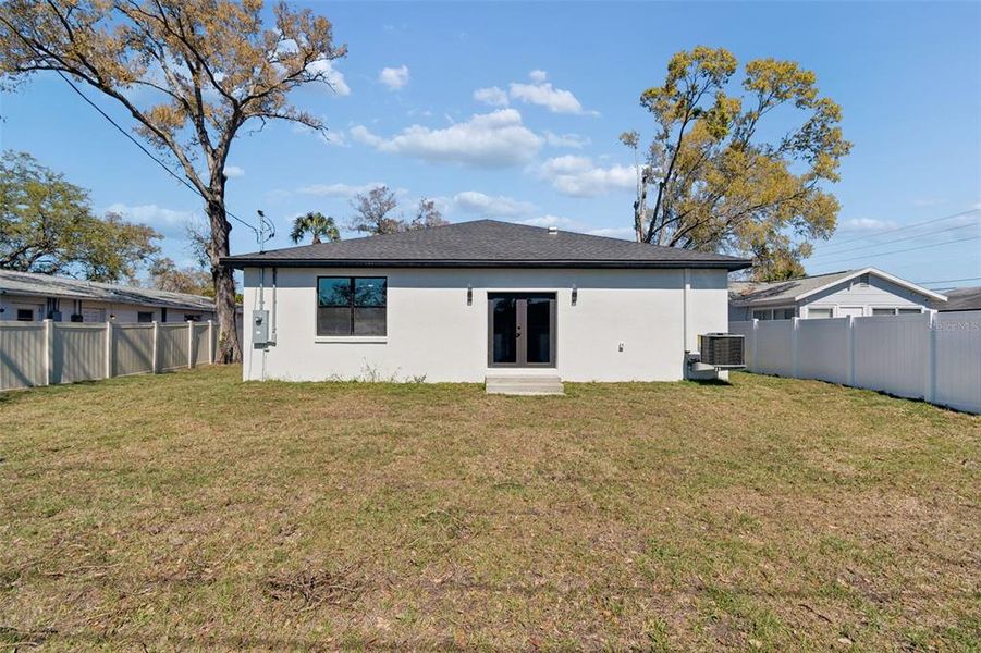 Exterior details and patio area of a home in , Pinellas Park (Image 29).