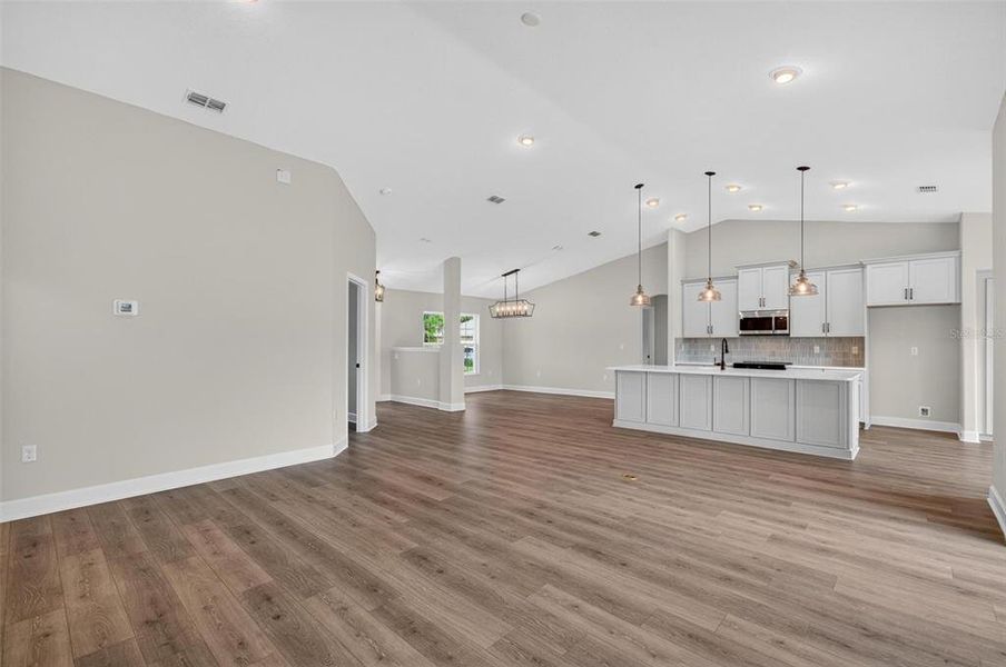 Spacious, unfurnished interior of a new home in , Palm Coast (Image 23).