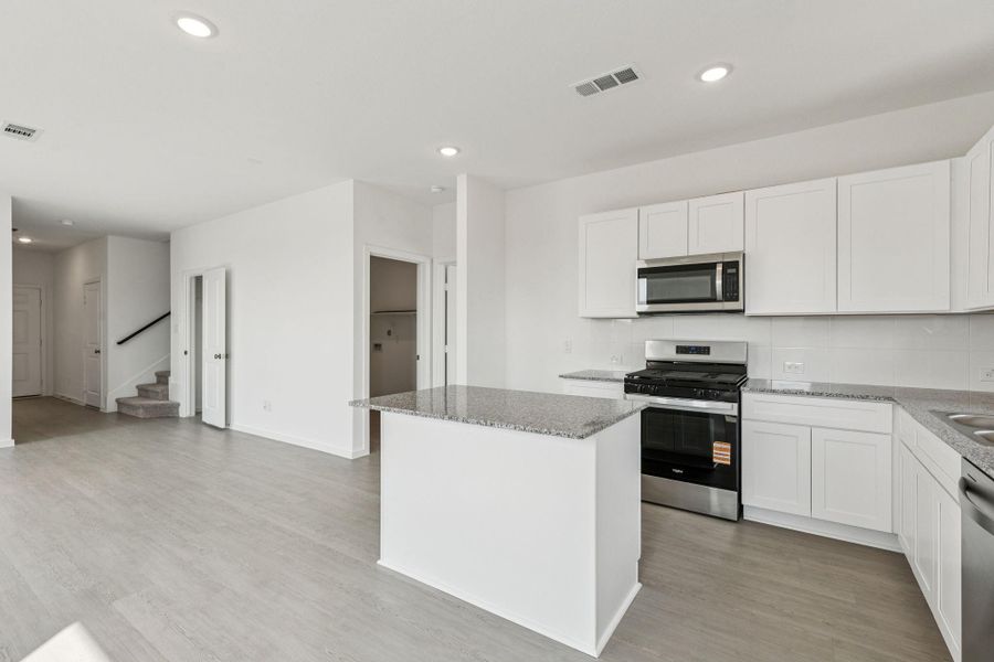 Furnished interior view inside a new home in River Ranch, Dayton (Image 8).