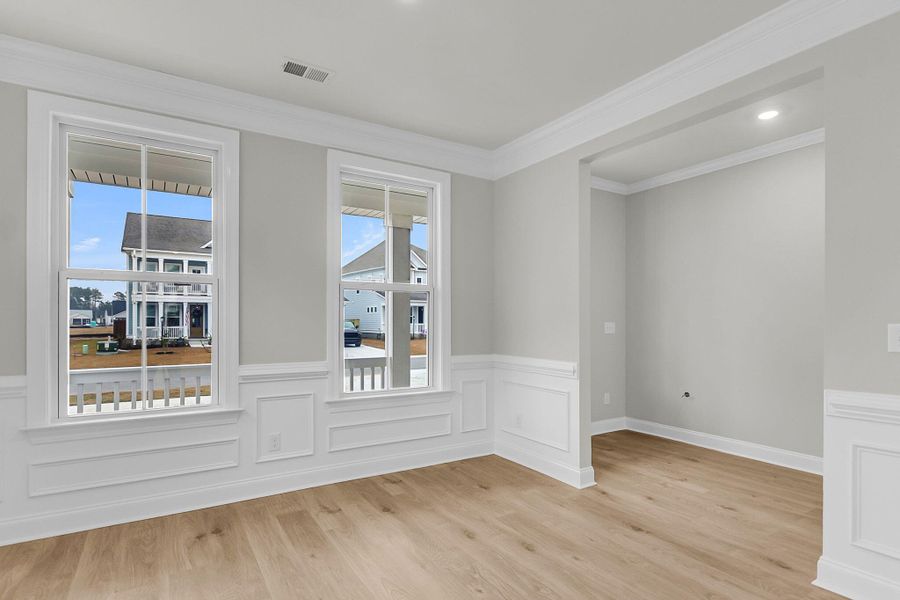 Spacious, unfurnished interior of a new home in Tidewater at Lakes of Cane Bay, Summerville (Image 40).