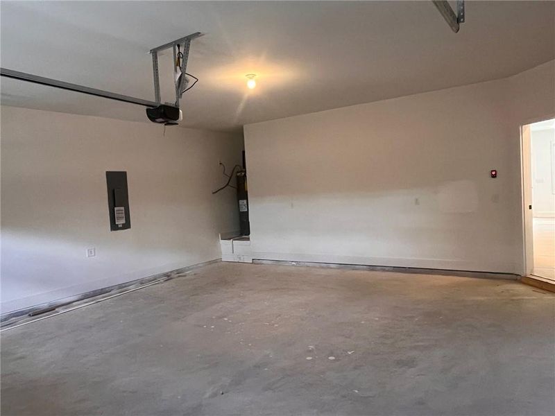 Spacious, unfurnished interior of a new home in Governors Parc, Kennesaw (Image 20).