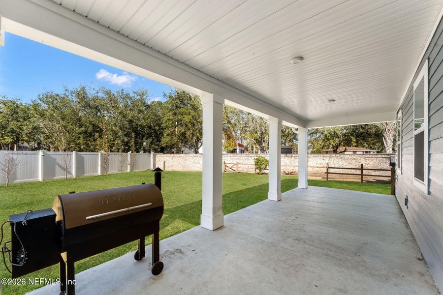 Exterior details and patio area of a home in Olde Mandarin Estates, Jacksonville (Image 4).