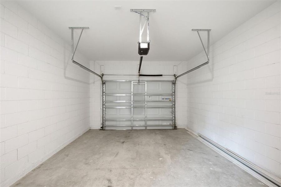 Spacious, unfurnished interior of a new home in , Eustis (Image 52).