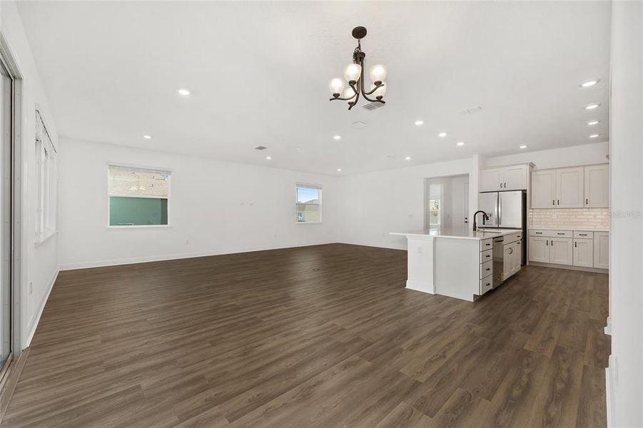 Spacious, unfurnished interior of a new home in , Ocala (Image 31).