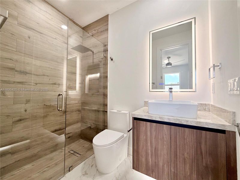 Furnished interior view inside a new home in , Cape Coral (Image 11).