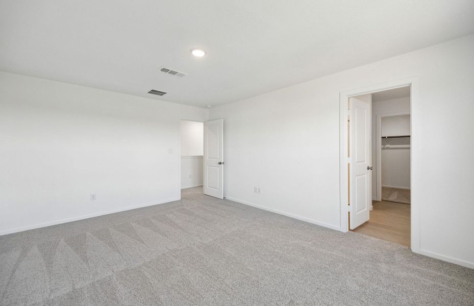 Spacious, unfurnished interior of a new home in Montgomery Bend, Montgomery (Image 18).