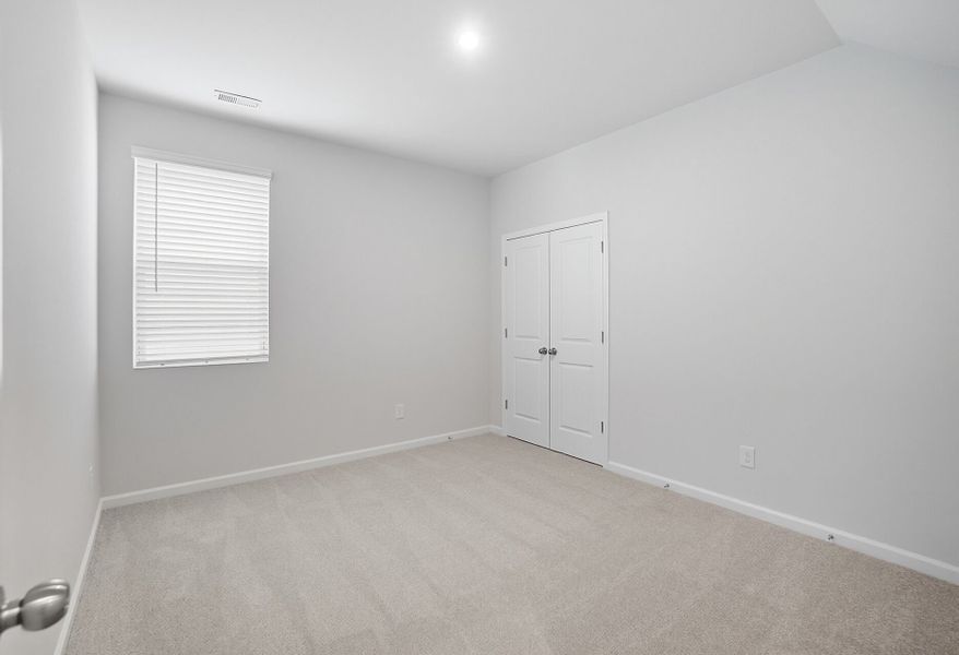 Spacious, unfurnished interior of a new home in Waxhaw Landing, Monroe (Image 13).
