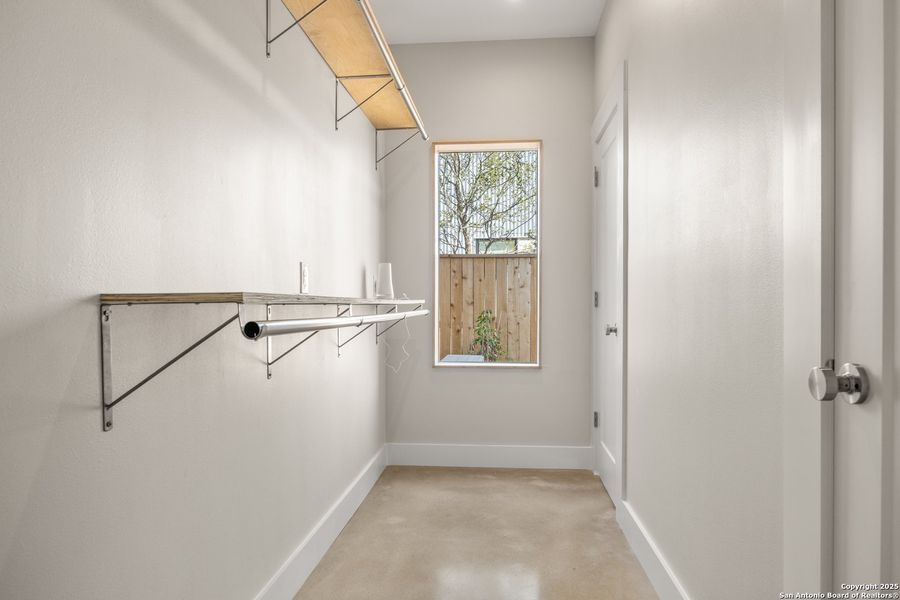 Spacious, unfurnished interior of a new home in , San Antonio (Image 14).