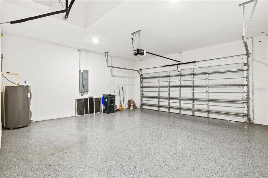 Spacious, unfurnished interior of a new home in , North Port (Image 36).