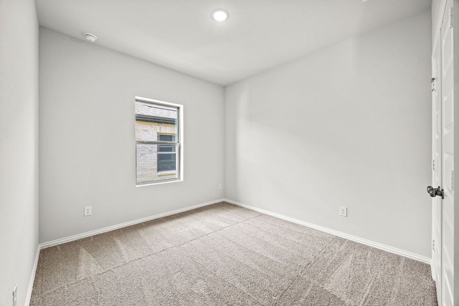 Spacious, unfurnished interior of a new home in Kings Way, Denton (Image 13).