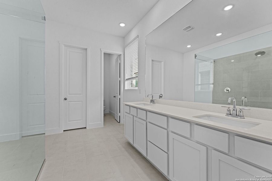 Furnished interior view inside a new home in , New Braunfels (Image 7).