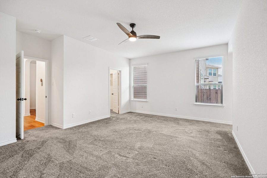 Spacious, unfurnished interior of a new home in Canyon Crest, San Antonio (Image 38). Spacious, unfurnished interior of a new home in Canyon Crest, San Antonio (Image 38).