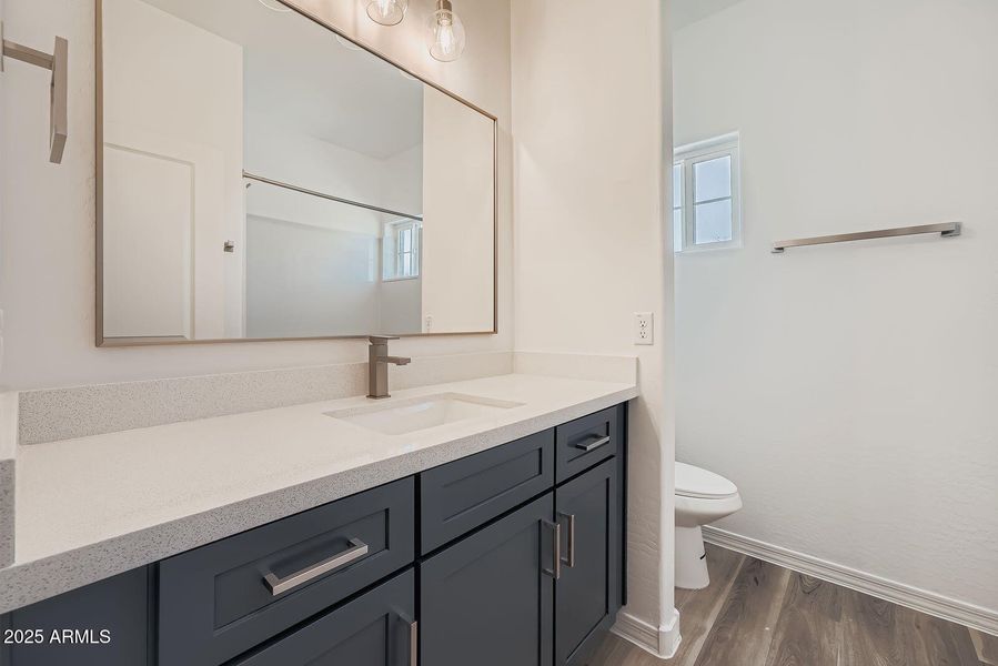 21 - 5519 Upstairs Bathroom 21 - 5519 Upstairs Bathroom