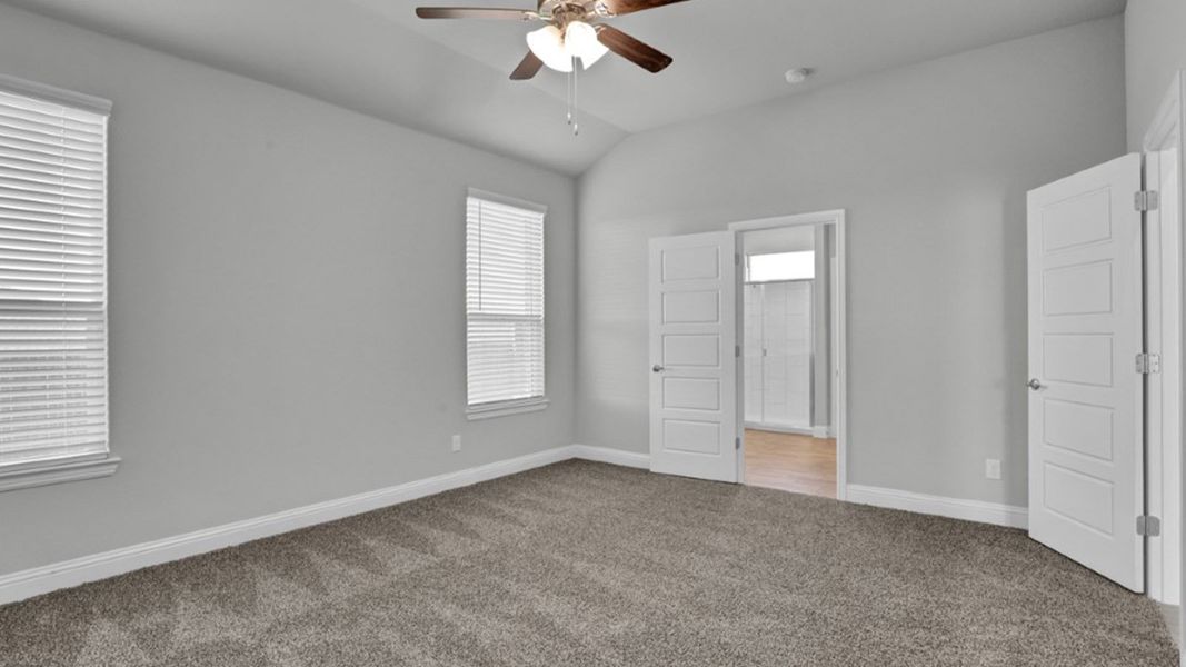 Spacious, unfurnished interior of a new home in Eagle Creek, Denton (Image 19).