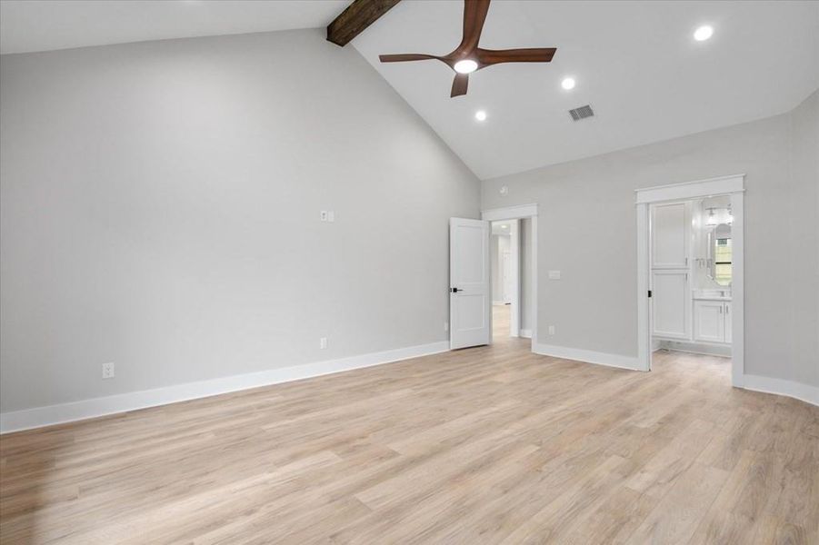 Spacious, unfurnished interior of a new home in , Lufkin (Image 37). Spacious, unfurnished interior of a new home in , Lufkin (Image 37).