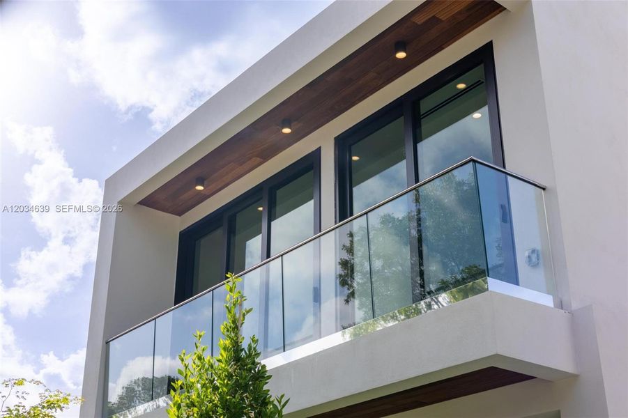 Condo located in Miami, FL showcasing its design and architecture (Image 4). Condo located in Miami, FL showcasing its design and architecture (Image 4).