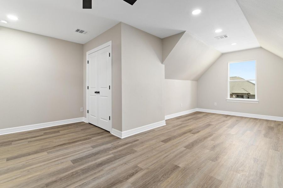 Spacious, unfurnished interior of a new home in , Port Neches (Image 28).