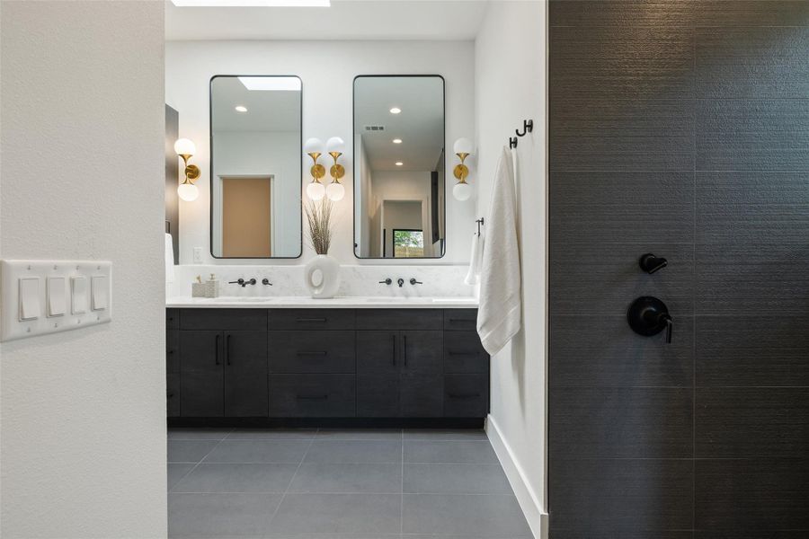 Furnished interior view inside a new home in , Austin (Image 8).