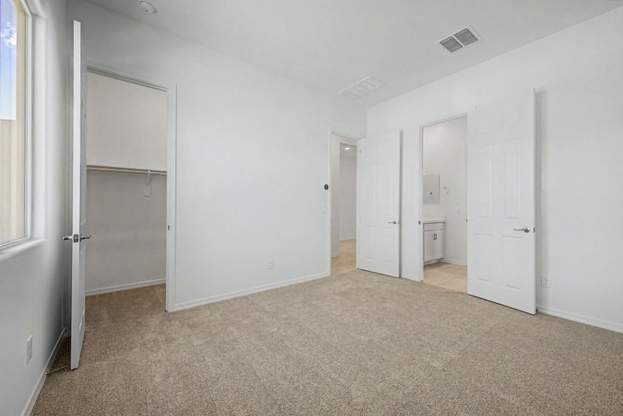 Spacious, unfurnished interior of a new home in Empire Pointe, Queen Creek (Image 13).