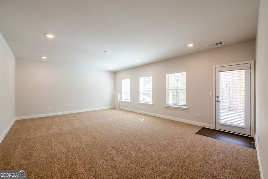 Spacious, unfurnished interior of a new home in Carson's Walk, Macon (Image 21).