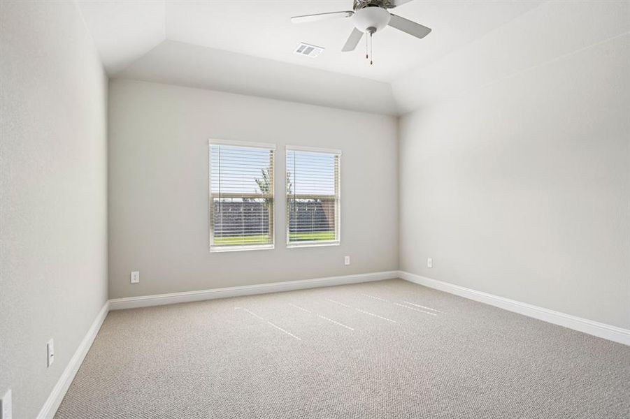 Spacious, unfurnished interior of a new home in Windmore, Princeton (Image 20).