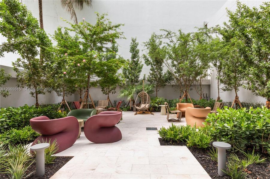 Community amenities in , Miami (Image 40).