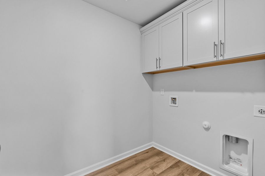 Spacious, unfurnished interior of a new home in Fieldstone, Lexington (Image 37).