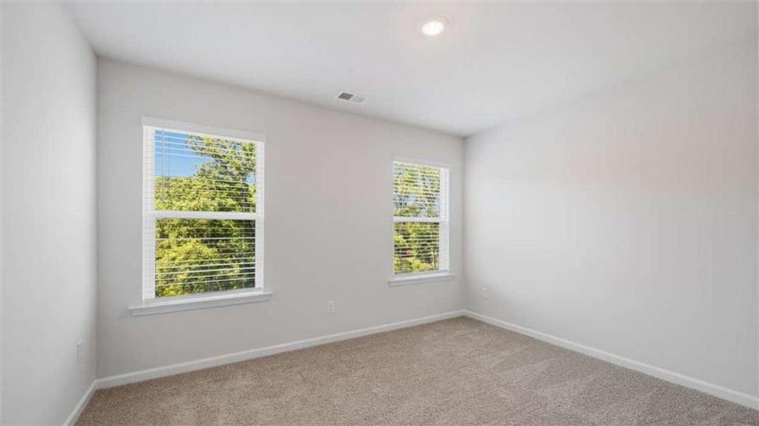 Spacious, unfurnished interior of a new home in Water Oak Estates, Lawrenceville (Image 27).