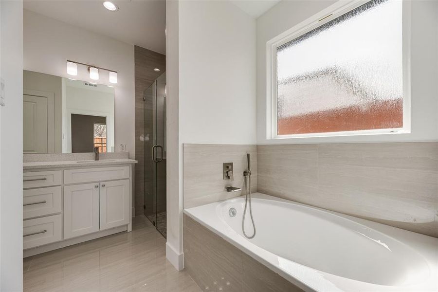 Furnished interior view inside a new home in , Dallas (Image 9).