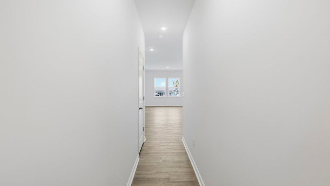 Spacious, unfurnished interior of a new home in Tanglewood Townes, Greenville (Image 17).