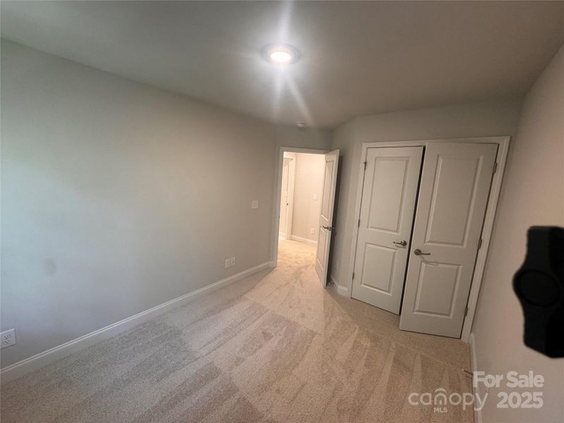 Spacious, unfurnished interior of a new home in Pine Trace, Gastonia (Image 8).