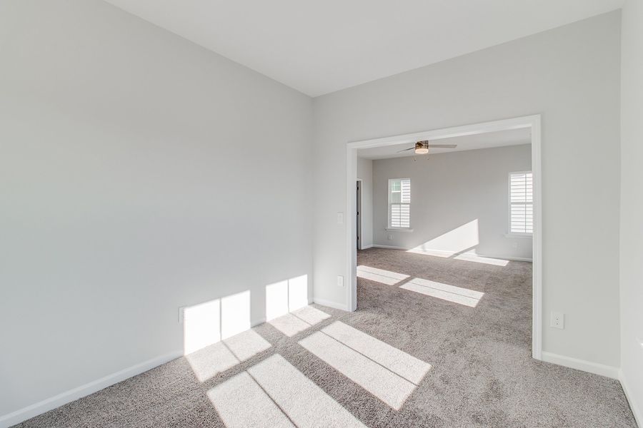 Spacious, unfurnished interior of a new home in Hendrix Farms, Lexington (Image 33).
