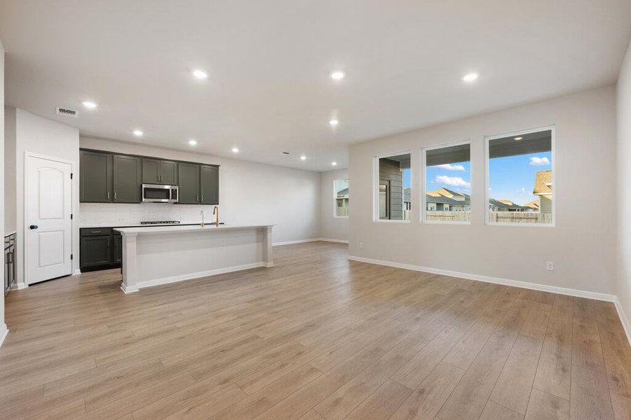 Spacious, unfurnished interior of a new home in Berry Creek Highlands, Georgetown (Image 31). Spacious, unfurnished interior of a new home in Berry Creek Highlands, Georgetown (Image 31).