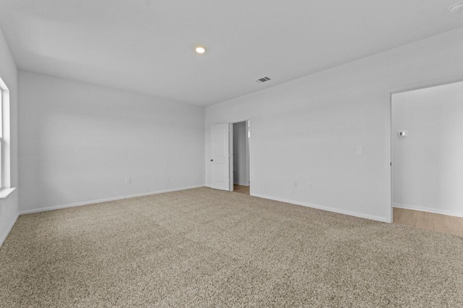 Spacious, unfurnished interior of a new home in Palomino, Manor (Image 15).