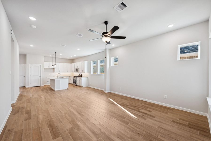 REPRESENTATIVE PHOTO - Photo does not represent actual home options and selection. Ask Sales consultant for specific selections.