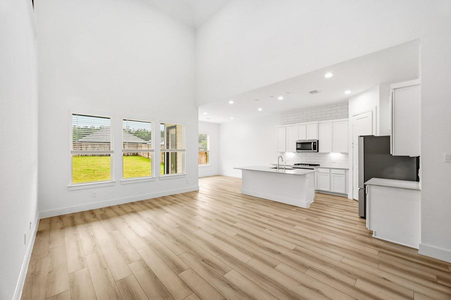 Spacious, unfurnished interior of a new home in Hills of Westlake, Conroe (Image 17). Spacious, unfurnished interior of a new home in Hills of Westlake, Conroe (Image 17).