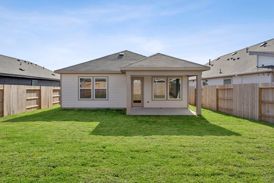 Exterior details and patio area of a home in Indian Springs, Crosby (Image 4).