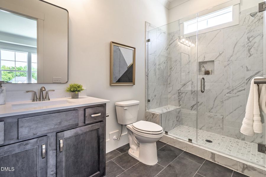 300_MEADOW_WALK_DR_INTERIOR_34