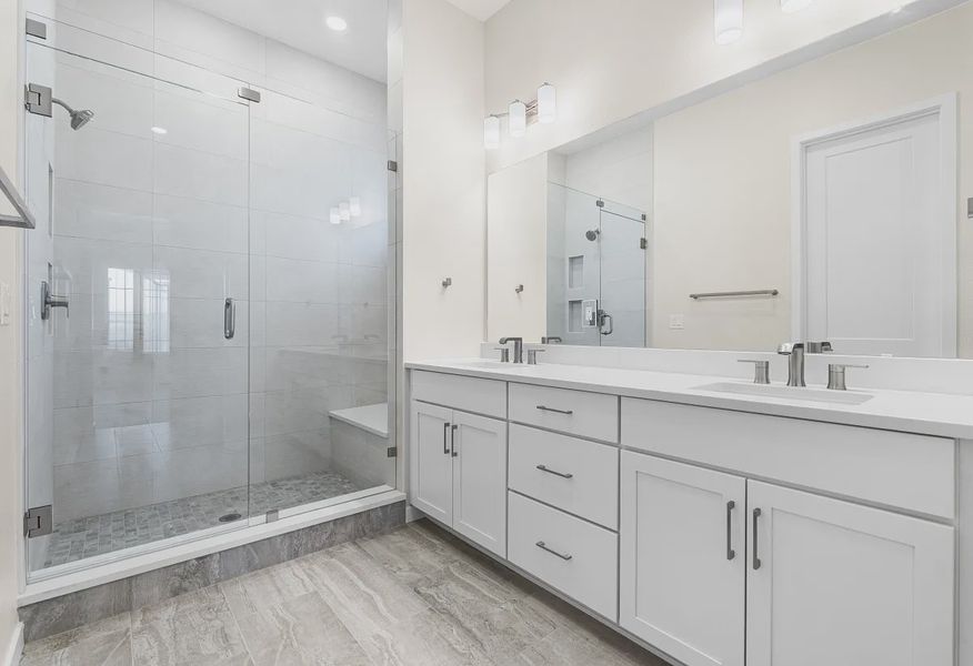 Homesite 70 Primary Bath - 15 of 16