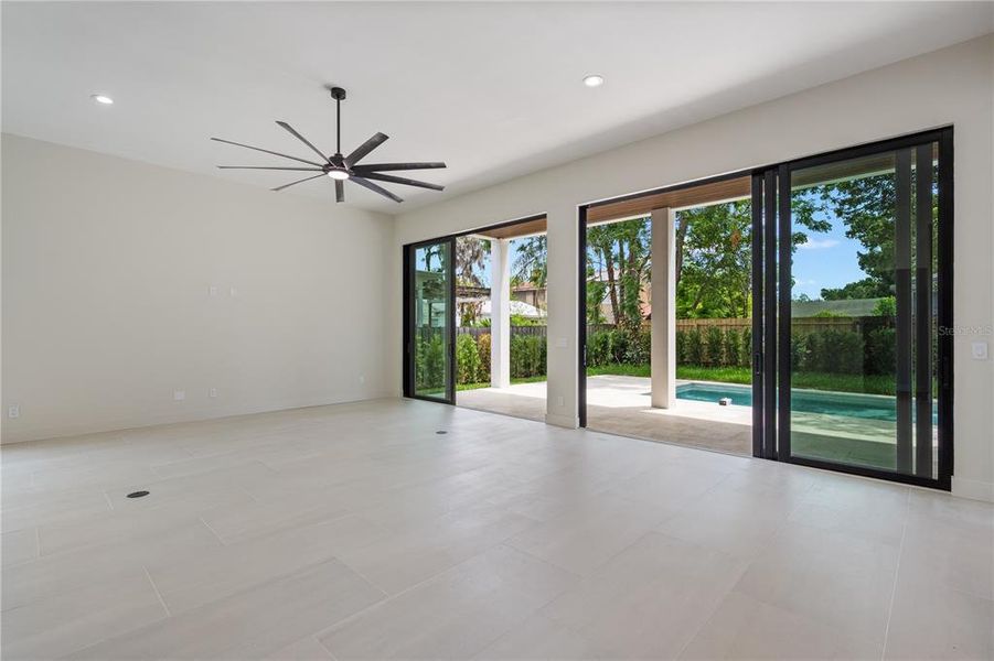 Spacious, unfurnished interior of a new home in , Orlando (Image 21).