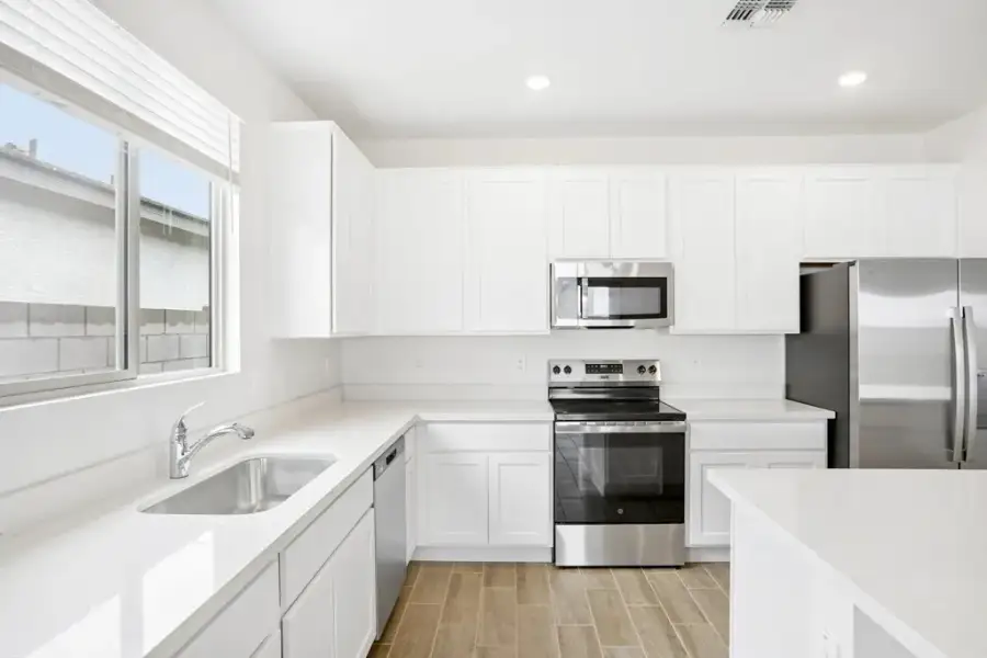 Representative images and renderings are for illustrative purposes. Actual structural options and design finishes of home may vary. Representative images and renderings are for illustrative purposes. Actual structural options and design finishes of home may vary.