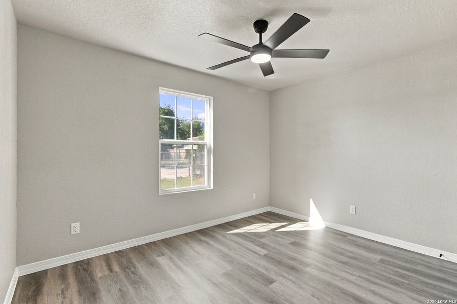 Spacious, unfurnished interior of a new home in , San Antonio (Image 14).