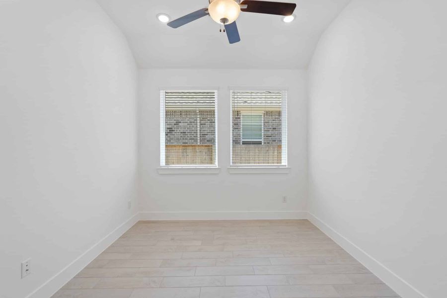 Spacious, unfurnished interior of a new home in Jordan Ranch, Fulshear (Image 16). Spacious, unfurnished interior of a new home in Jordan Ranch, Fulshear (Image 16).