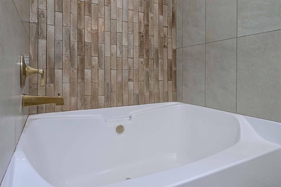Close-up of interior finishes inside a home in , Carrollton (Image 49).